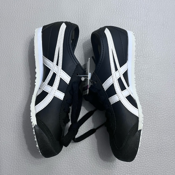 NWT - ASICS Onitsuka Tiger Mexico 66 Kids’ Sneakers - Size 12, 1 - Picture 4 of 9